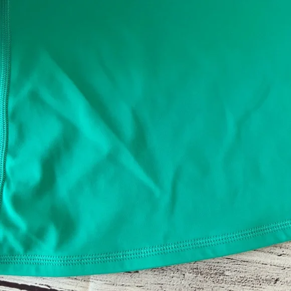 Lands’ End Rash Guard - Picture 3 of 4